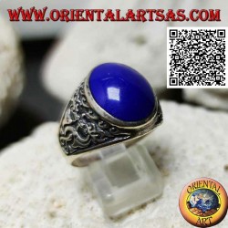 Silberring mit ovalem Cabochon Lapislazuli und doppeltem japanischen Drachen im Basrelief an den Seiten