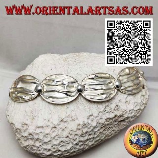 Semi-rigid satin silver bracelet with crumpled effect