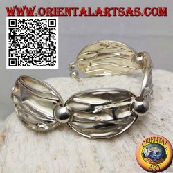 Semi-rigid satin silver bracelet with crumpled effect