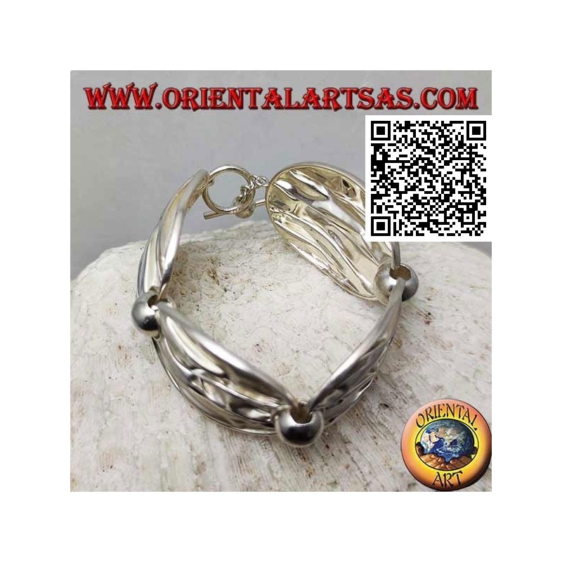 Bracelet semi-rigide en argent satiné effet froissé