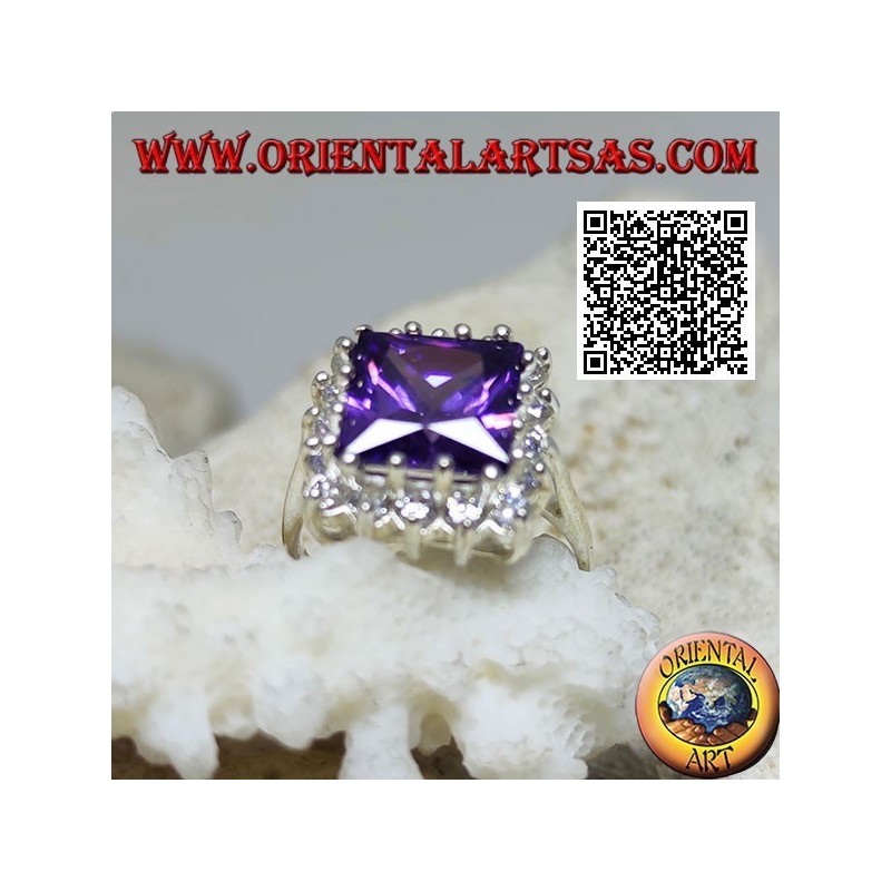 Bague en argent avec améthyste synthétique carrée facettée sertie de zircons blancs