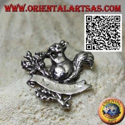 Silver brooch, the squirrel that feeds on acorns