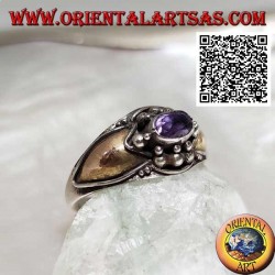 Bague en argent avec améthyste ovale horizontale avec boules en haut et en bas et plaques en or 14 carats sur les côtés