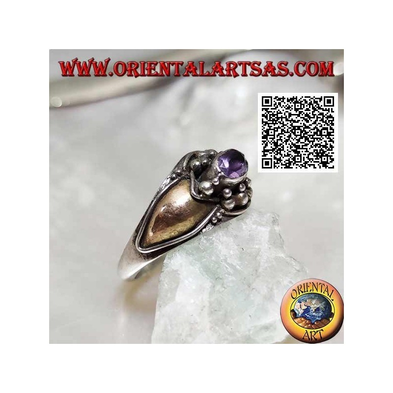 Silberring mit horizontalem ovalem Amethyst mit Kugeln oben und unten und 14 Karat Goldplatten an den Seiten