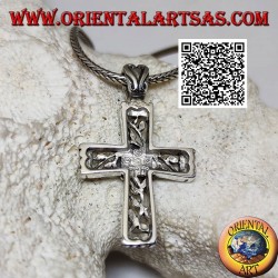Silver pendant Latin cross with floral decorations and central daisy
