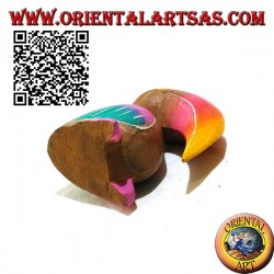 Escultura de un tucán toco pintado a mano, en madera de teca de 11 cm.