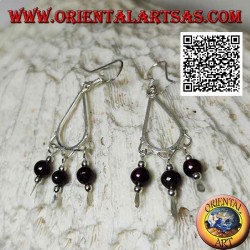 Drop earrings in silver with 3 hanging garnet balls