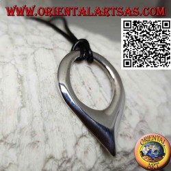 Colgante de plata lisa en forma de gota invertida con cordón