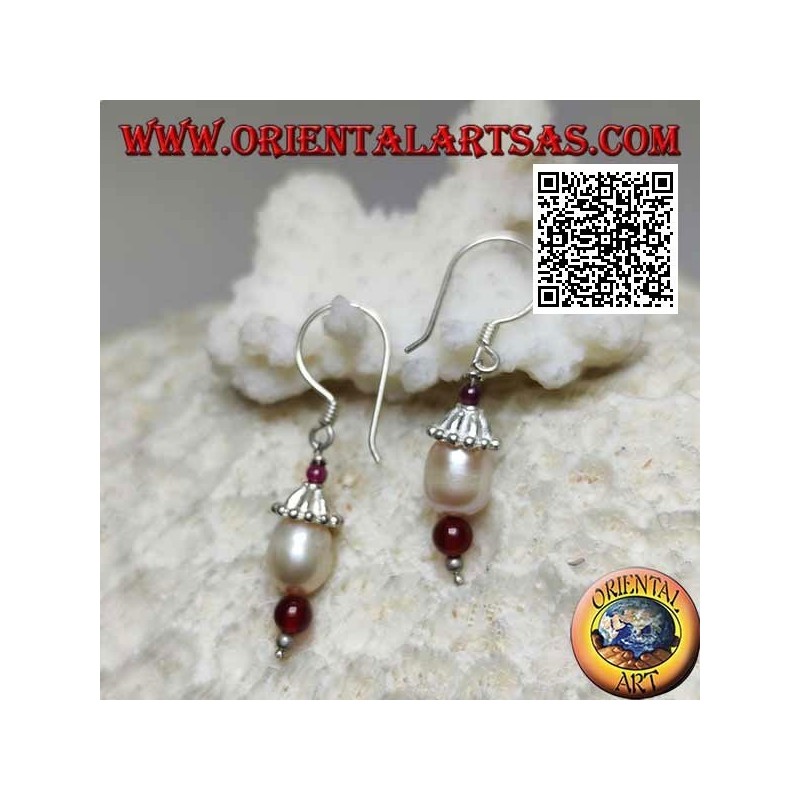 Silver hat pendant earrings with pearl among garnet