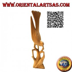 Sculpture of a pheasant on a branch with its young in 22 cm hibiscus wood