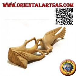 Sculpture of a pheasant on a branch with its young in 22 cm hibiscus wood