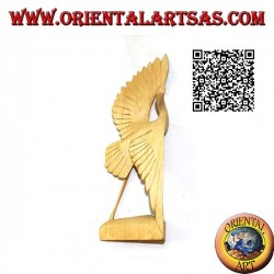 Sculpture of a flamingo with wingspan in 22 cm hibiscus wood