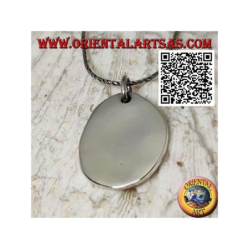 Pendentif en argent avec médaille de forme ovale lisse