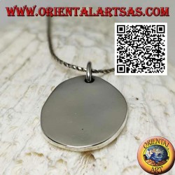 Colgante de plata con medalla lisa de forma ovalada