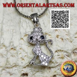 Pendentif en argent en forme de chat avec un chapeau parsemé de zircons blancs et d'yeux noirs