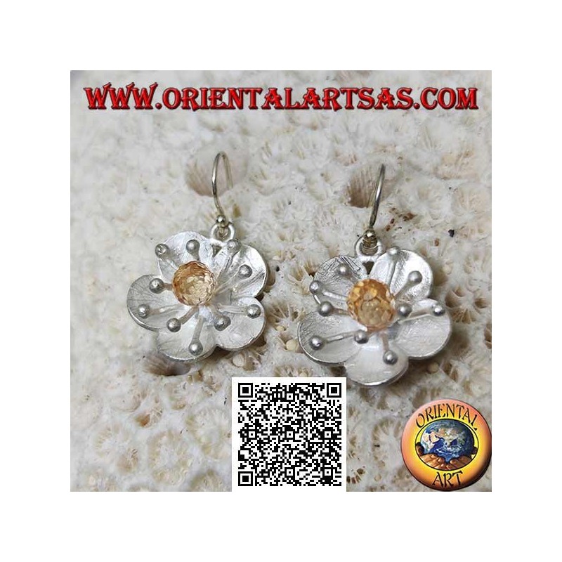 Boucles d'oreilles en argent satiné en forme de fleur avec anémone de mer et zircon citrine central