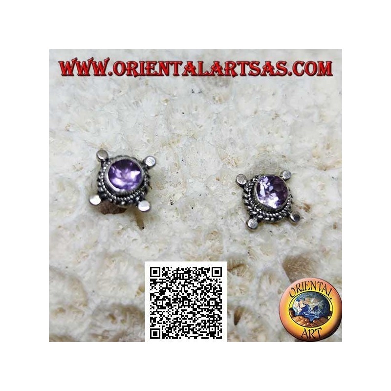 Boucles d'oreilles en argent avec améthyste ronde entourées d'entrelacs et de disques sur les points cardinaux