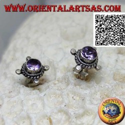 Boucles d'oreilles en argent avec améthyste ronde entourées d'entrelacs et de disques sur les points cardinaux