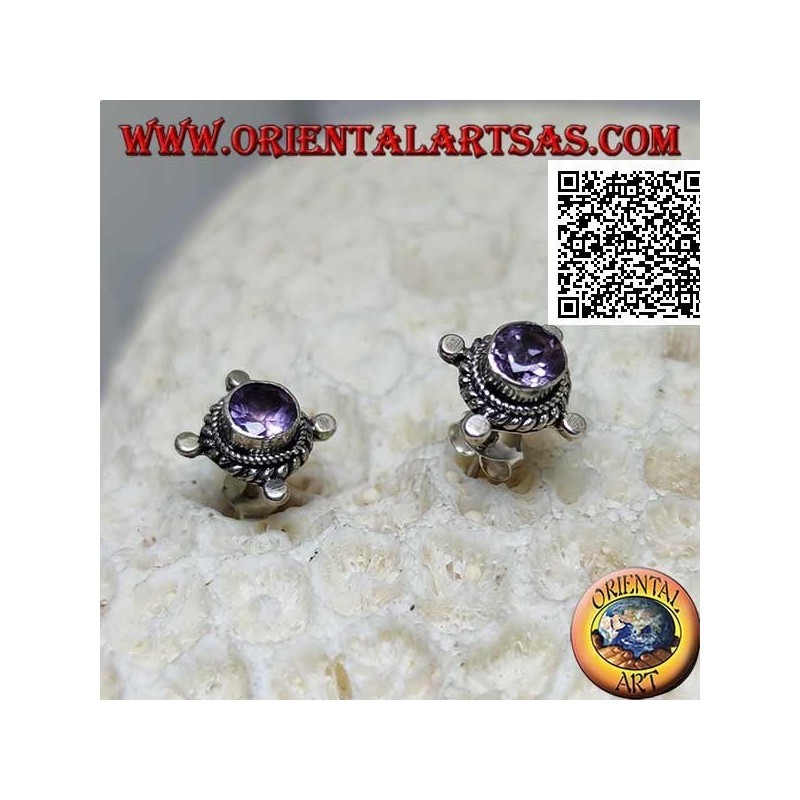 Boucles d'oreilles en argent avec améthyste ronde entourées d'entrelacs et de disques sur les points cardinaux