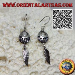 Boucles d'oreilles en argent avec empreinte gravée sur médaille et pendentif plume