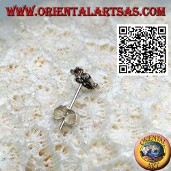 Mini silberner Ohrring, der geschnitzte Krug