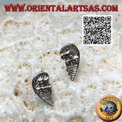 Mini orecchino in argento, cuore spezzato "best friends" in rilievo 