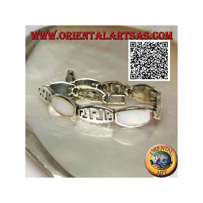Silberarmband abgerundete rechteckige Platten im Wechsel mit Perlmuttdraht und Lochmotiv