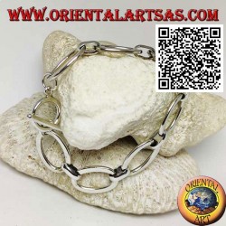 Soft silver bracelet in a chain of large oval rings