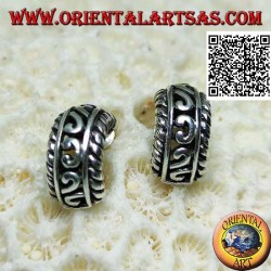 Boucles d'oreilles demi-cercle en argent à décor ajouré et fermoir papillon