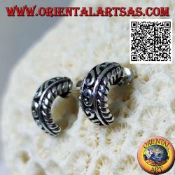 Boucles d'oreilles demi-cercle en argent à décor ajouré et fermoir papillon