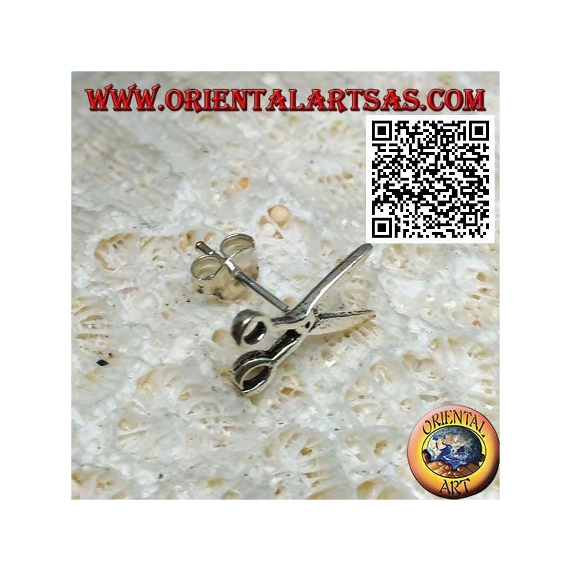 Mini boucle d'oreille en argent, ciseaux ouverts