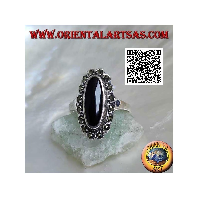 Anillo de plata con ónix ovalado alargado con marco de nube de marcasita