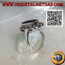 Anillo de plata con ónix ovalado alargado con marco de nube de marcasita