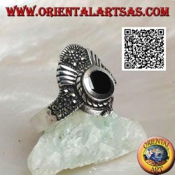 Crown silver ring studded with marcasite with round onyx and V-shaped decoration