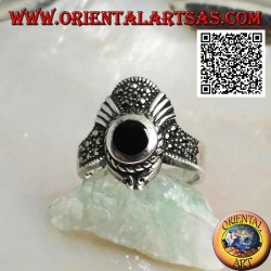 Crown silver ring studded with marcasite with round onyx and V-shaped decoration