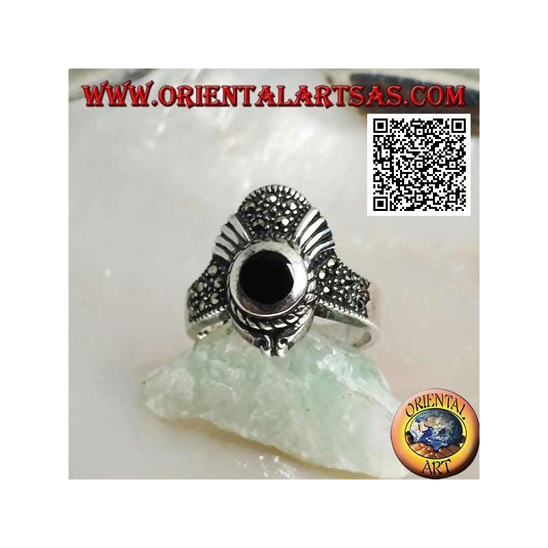 Crown silver ring studded with marcasite with round onyx and V-shaped decoration