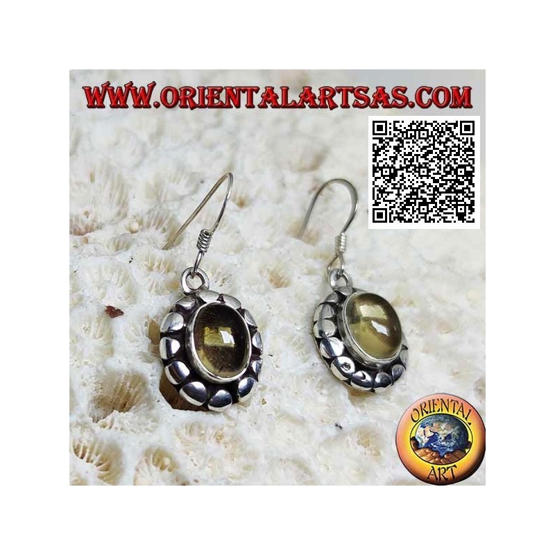 Orecchini in argento con topazio giallo naturale ovale a cabochon contornato da dischetti