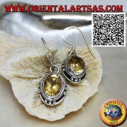 Pendientes de plata con topacio amarillo ovalado natural y trío de bolas en los cuatro puntos cardinales