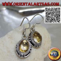 Pendientes de plata con topacio amarillo ovalado natural y trío de bolas en los cuatro puntos cardinales
