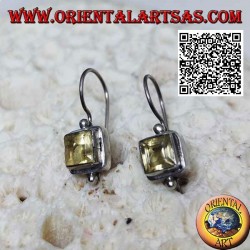 Pendientes de plata con topacio amarillo natural facetado cuadrado en engaste liso
