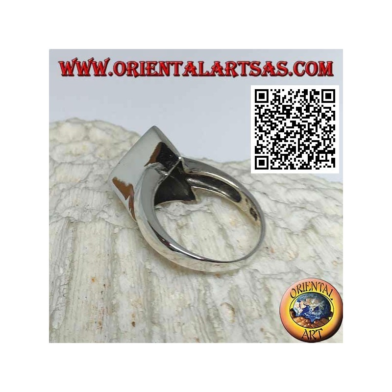 Anillo de plata lisa con prisma de base triangular
