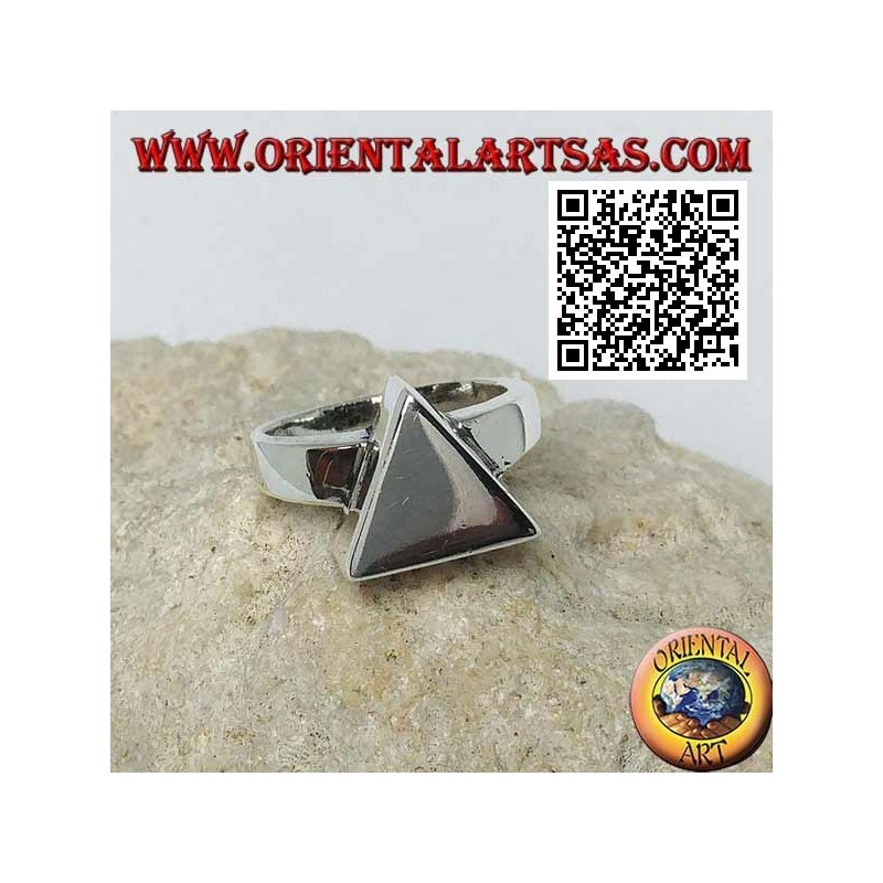 Bague en argent lisse avec prisme de base triangulaire