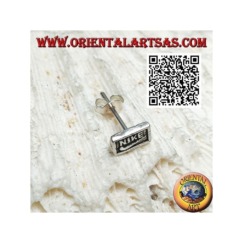 Mini boucle d'oreille en argent, symbole sportif avec écriture "Nike"