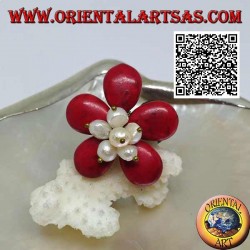 Bague ajustable en forme de fleur en pâte de corail et perles de nacre en laiton doré (macramé)