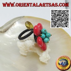 Anillo flor ajustable en pasta coral, cuentas turquesas y espiral en latón dorado revestido (macramé)