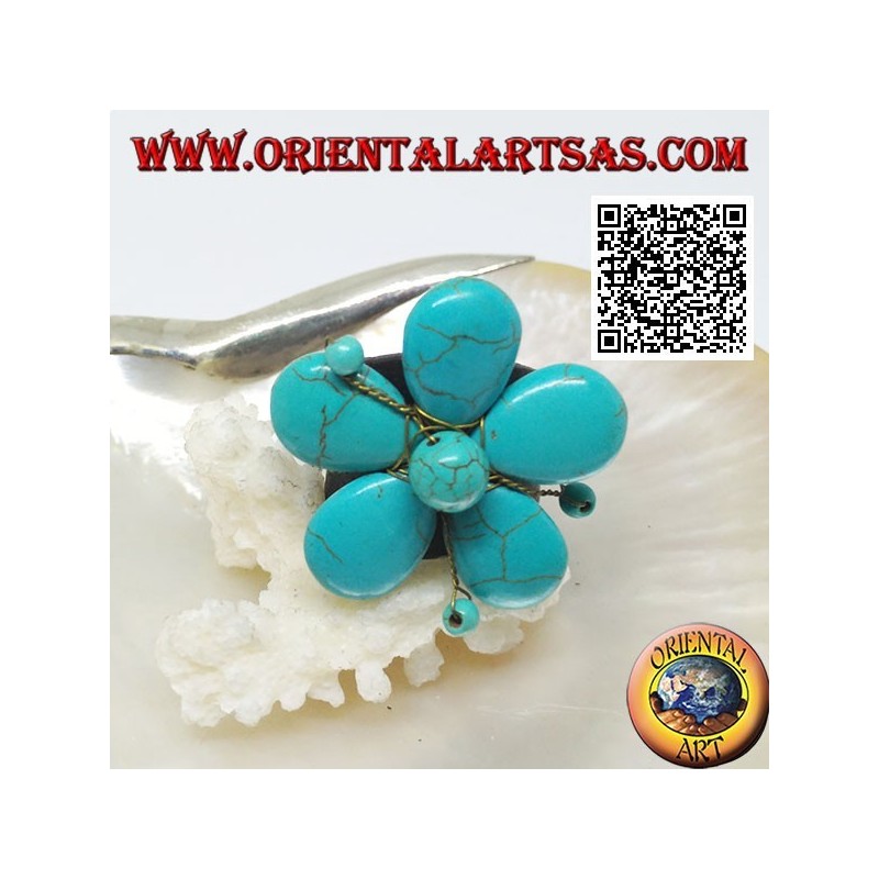 Anello regolabile in cuoio a fiore con pistilli in pasta di turchese e fili di ottone dorato 