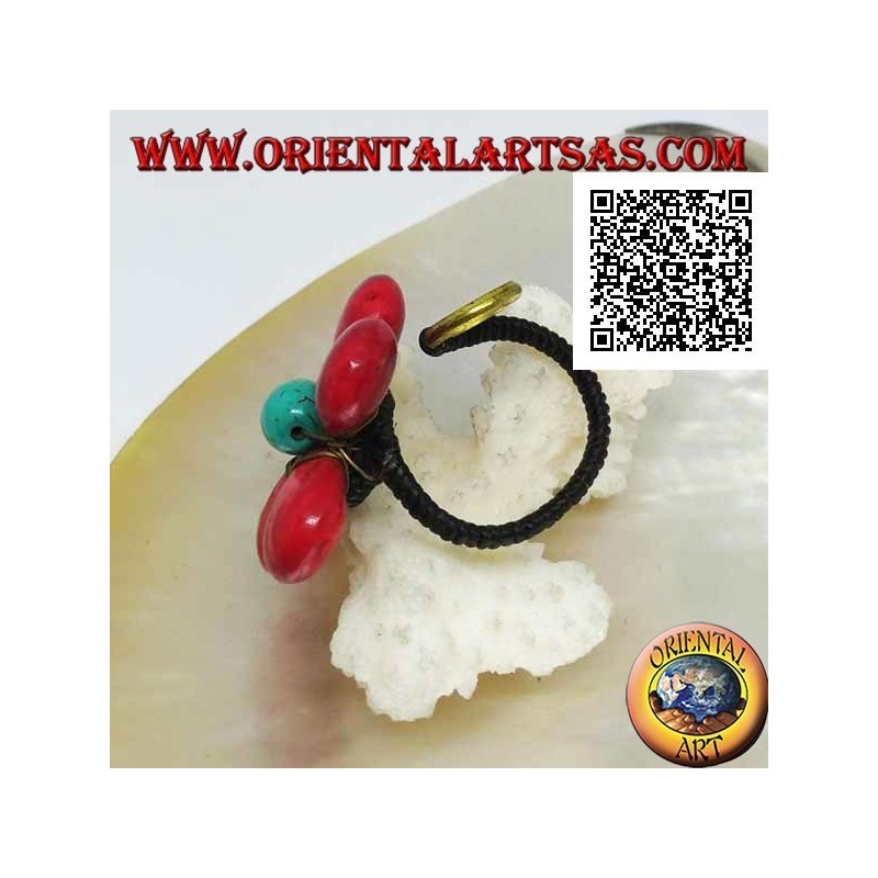Adjustable flower ring in coral paste and trchese center with spiral in gold-plated brass (macramé)