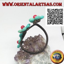 Pulsera rígida ajustable con 4 flores de pasta turquesa y centro de coral en latón dorado (macramé)