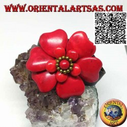 Pulsera de cuero rígida ajustable con flor de pasta de coral doble superpuesta y bolas de latón dorado