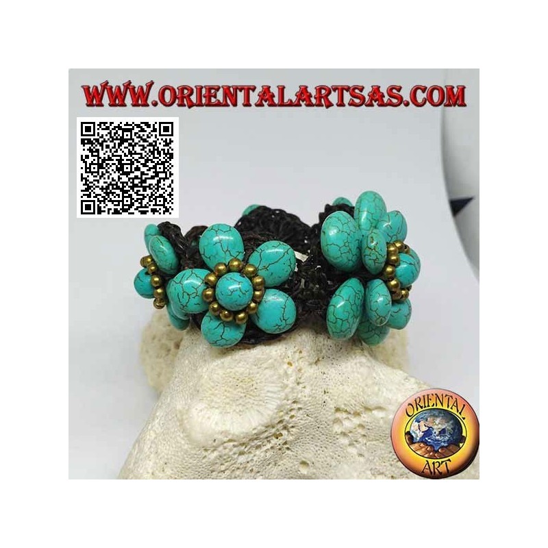 Pulsera suave con cinco flores de pasta turquesa y bolas de latón dorado